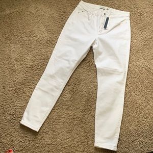 Vineyard vines white jeans